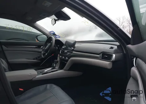 2020 Honda Accord Lx z USA, uszkodzony, nr VIN 1HGCV1F13LA126700